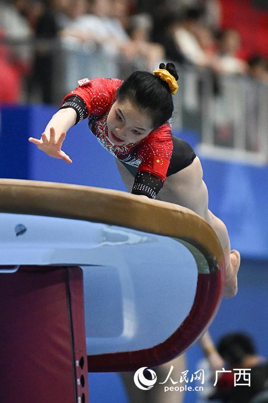 体操选手赛后落泪，背后故事感人