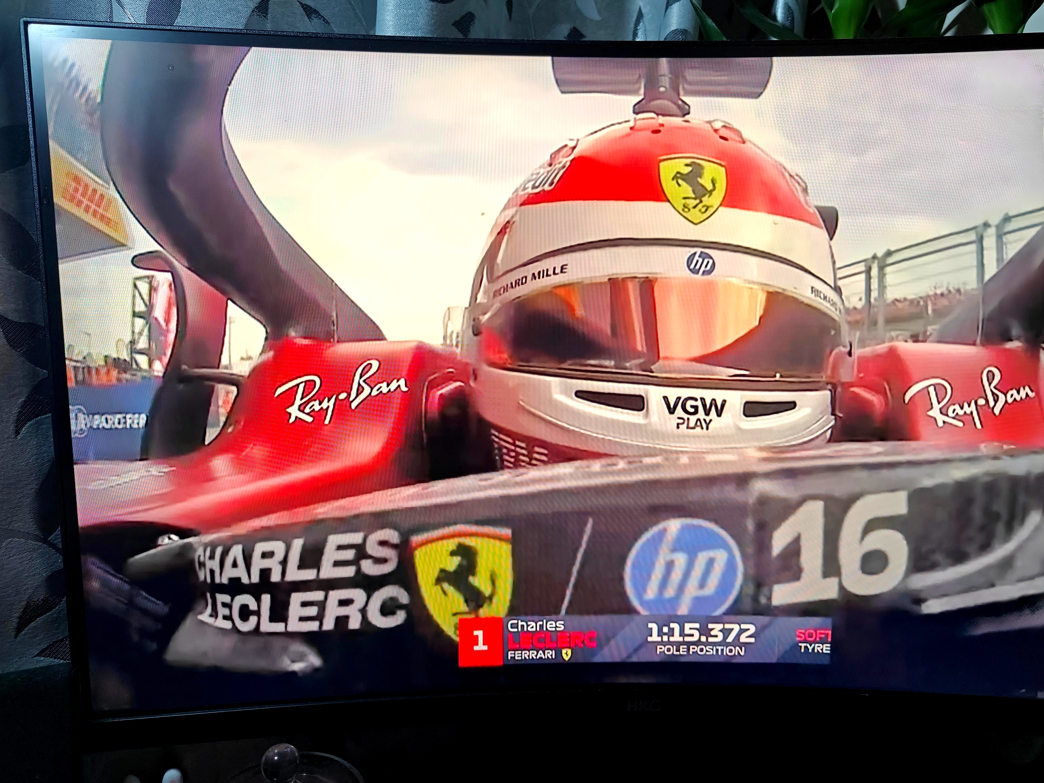 迈凯伦险胜阿斯顿马丁，勒克莱尔带队取胜